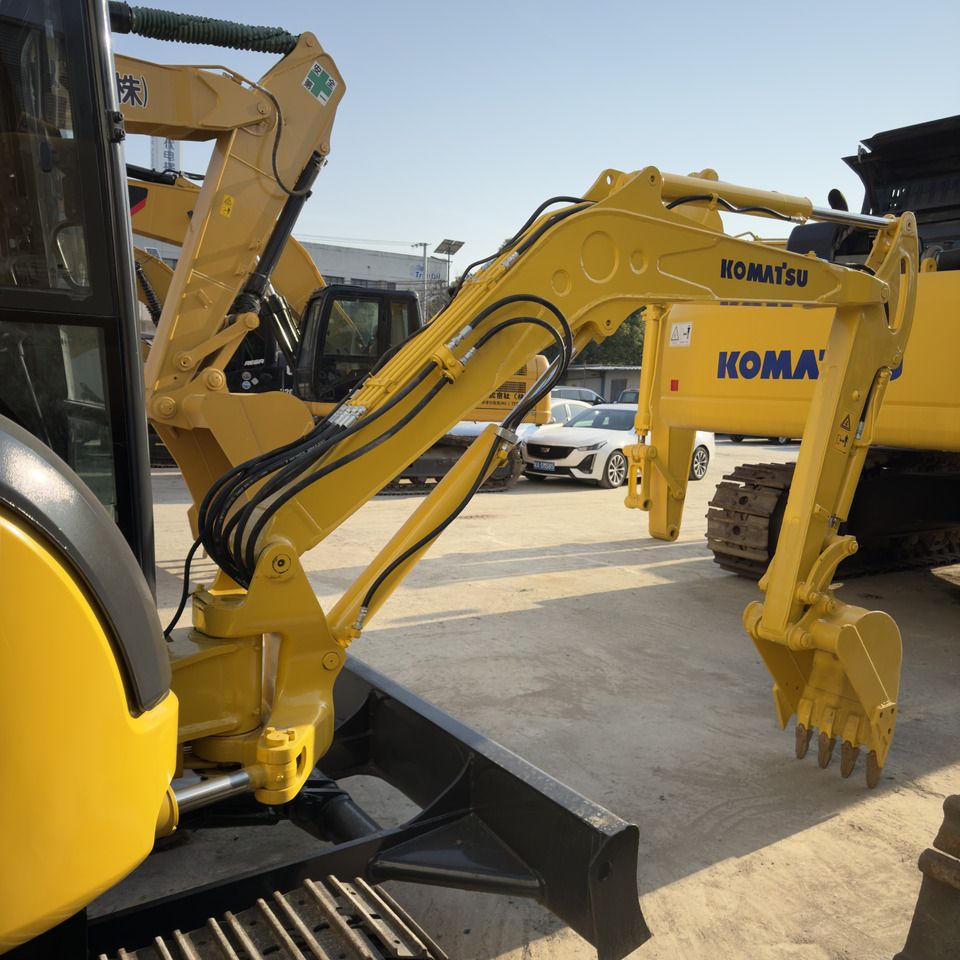 Komatsu PC35MR-2 mini excavator side view