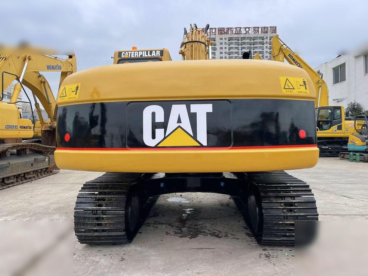 2024 Caterpillar 320CL гусеничний екскаватор, вид ззаду 2024 Caterpillar 320CL гусеничний екскаватор, вид ззаду
