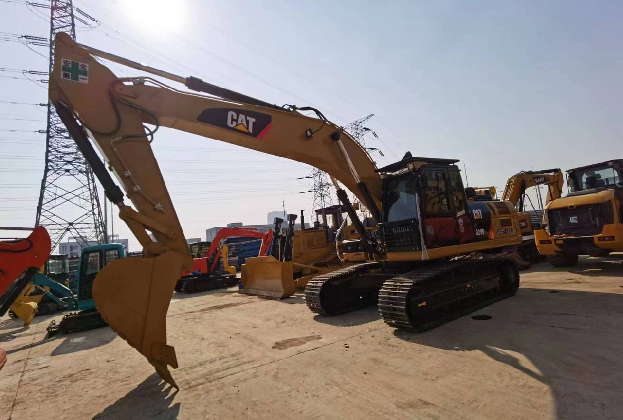 2020 Caterpillar 329D crawler excavator, side view