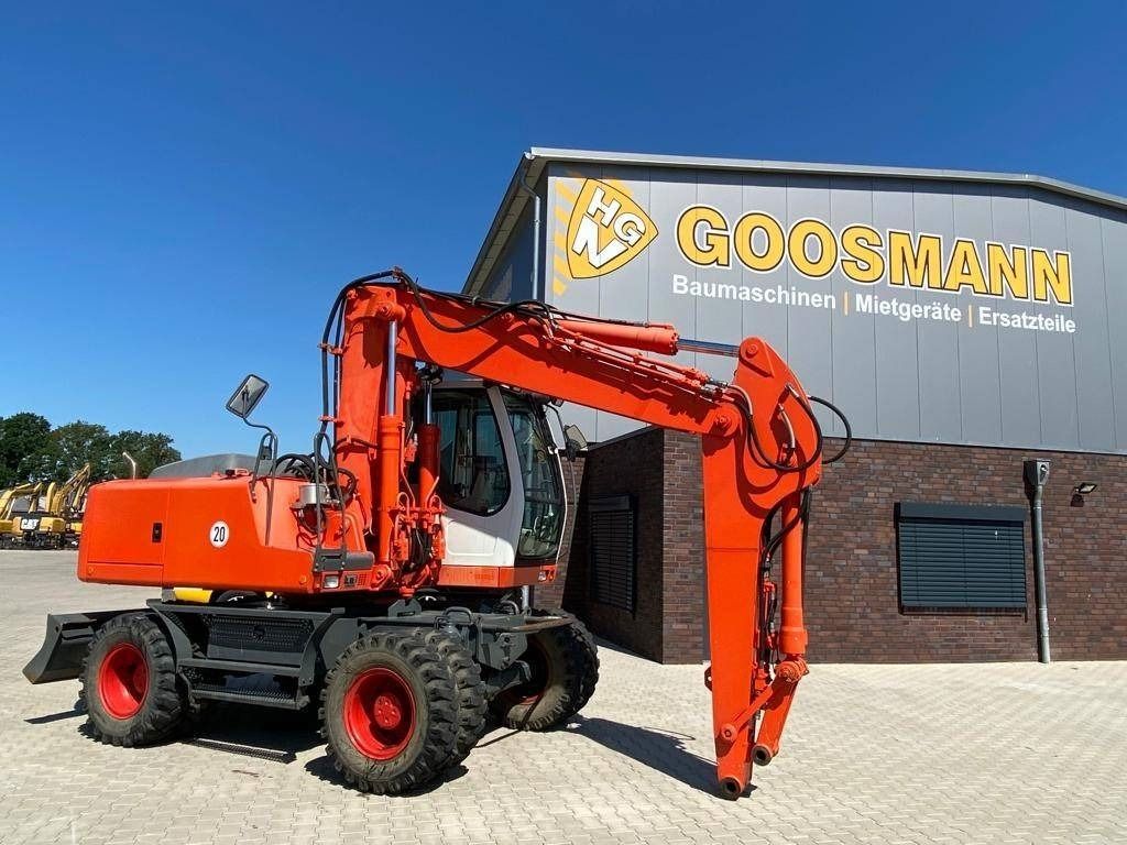 2004 Liebherr A900C wheel excavator side view 2004 Liebherr A900C wheel excavator side view
