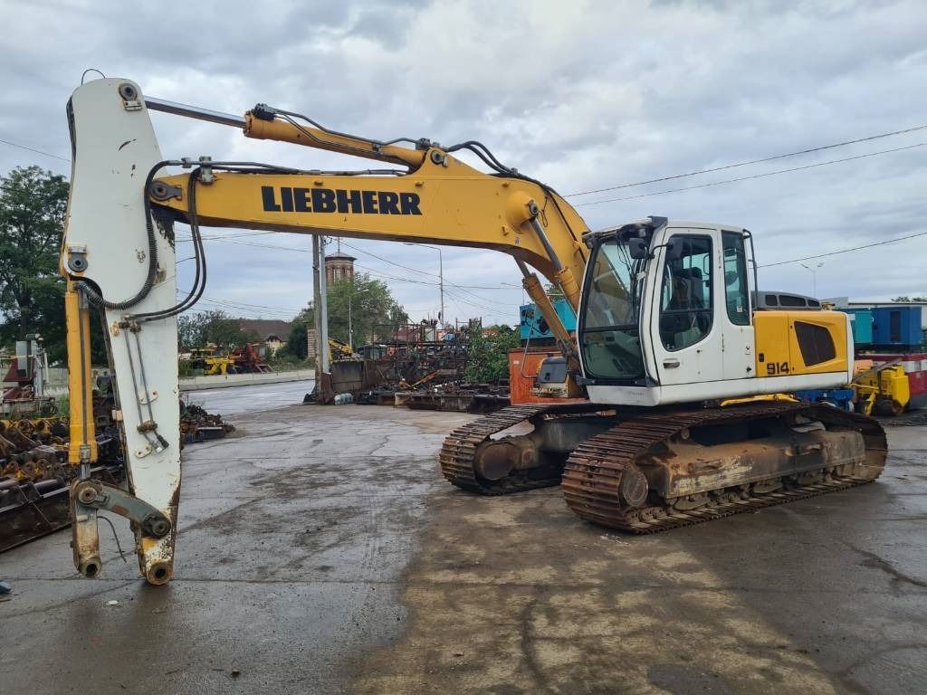 2008 Liebherr R914C crawler excavator, side view 2008 Liebherr R914C crawler excavator, side view