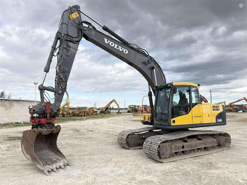 2010 Volvo EC180CL crawler excavator, side view