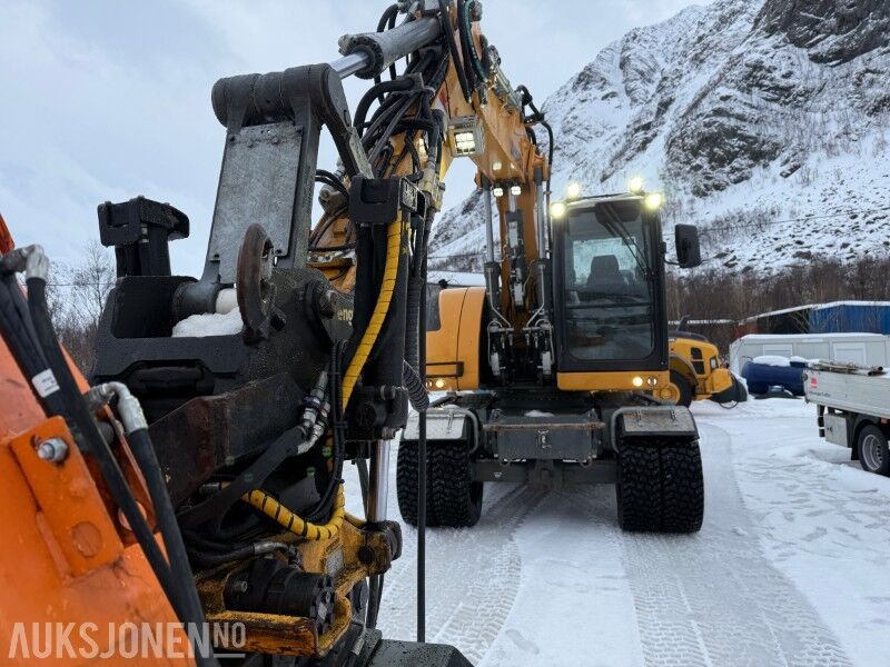 2021 Liebherr A916 Compact Litronic wheel excavator front view 2021 Liebherr A916 Compact Litronic wheel excavator front view