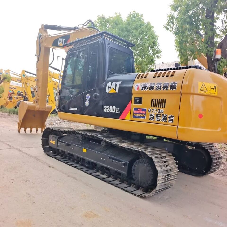 2024 Caterpillar 320D2L crawler excavator, rear three-quarter view 2024 Caterpillar 320D2L crawler excavator, rear three-quarter view
