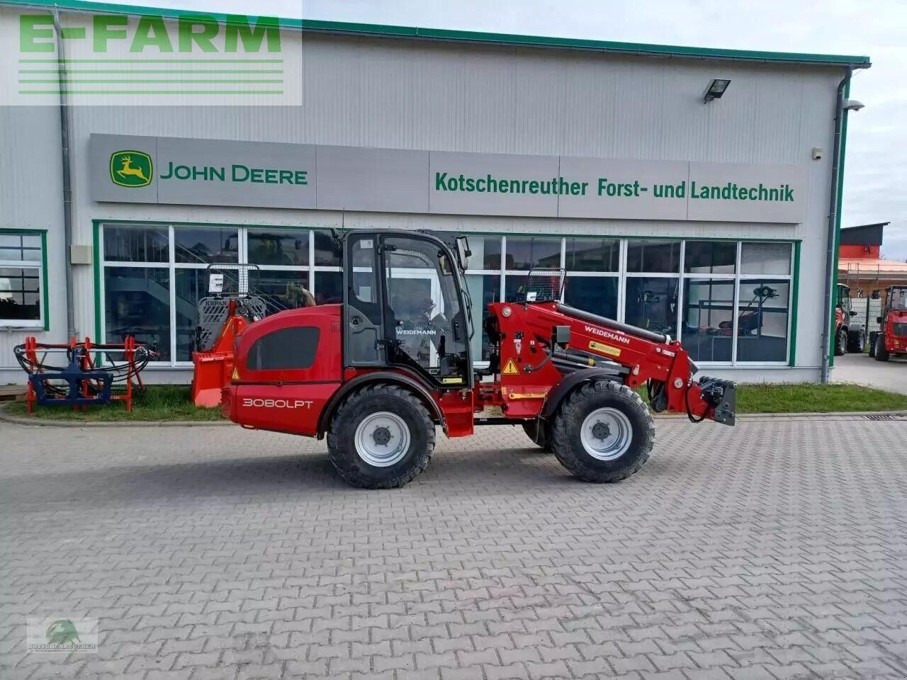 2024 Weidemann 3080LPT mini excavator side view 2024 Weidemann 3080LPT mini excavator side view