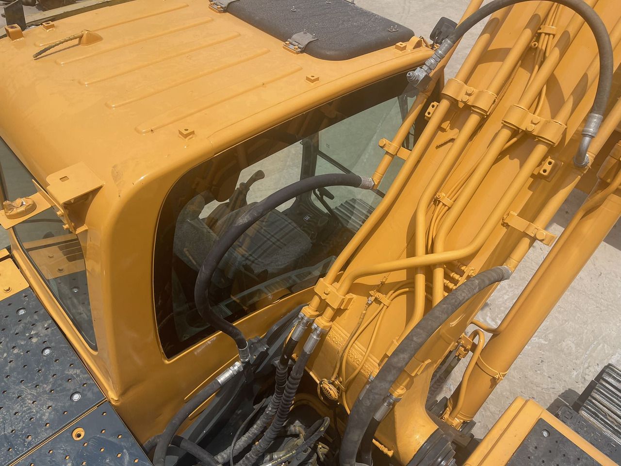 2019 Hyundai R220LC-9S crawler excavator cab and boom view
