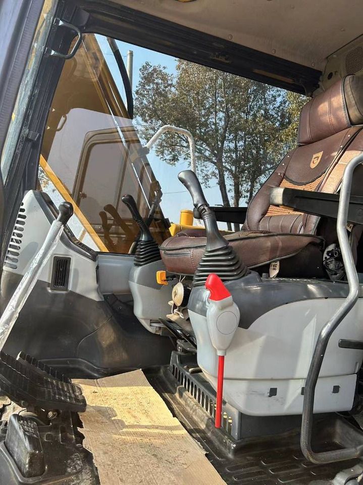 2023 Komatsu PC130-8 crawler excavator interior view 2023 Komatsu PC130-8 crawler excavator interior view