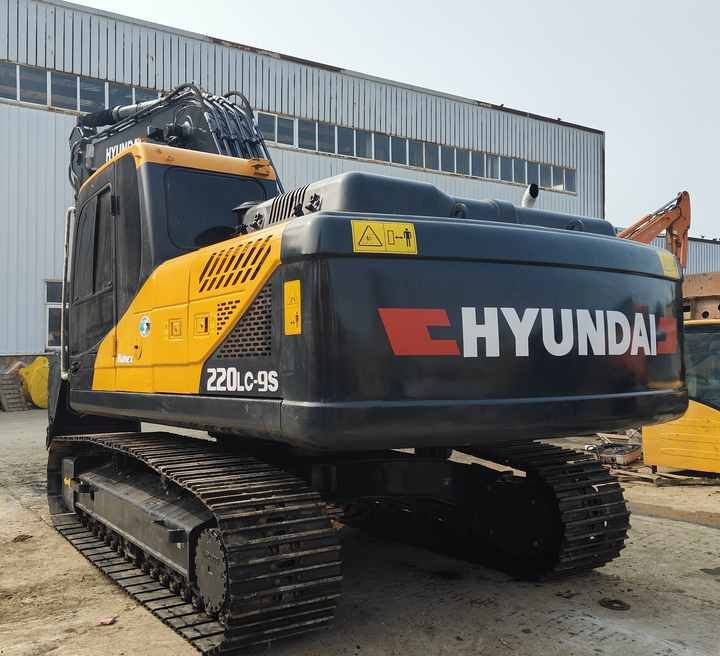 Escavadora de Lagartas Hyundai R220LC-9S de 2016 Escavadora de Lagartas Hyundai R220LC-9S de 2016