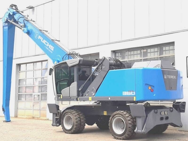 2019 Fuchs MHL360 F material handler, side view 2019 Fuchs MHL360 F material handler, side view