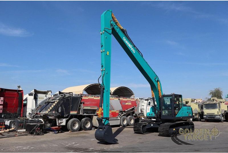 2026 Sunward SWE240ELR long reach excavator, side view 2026 Sunward SWE240ELR long reach excavator, side view