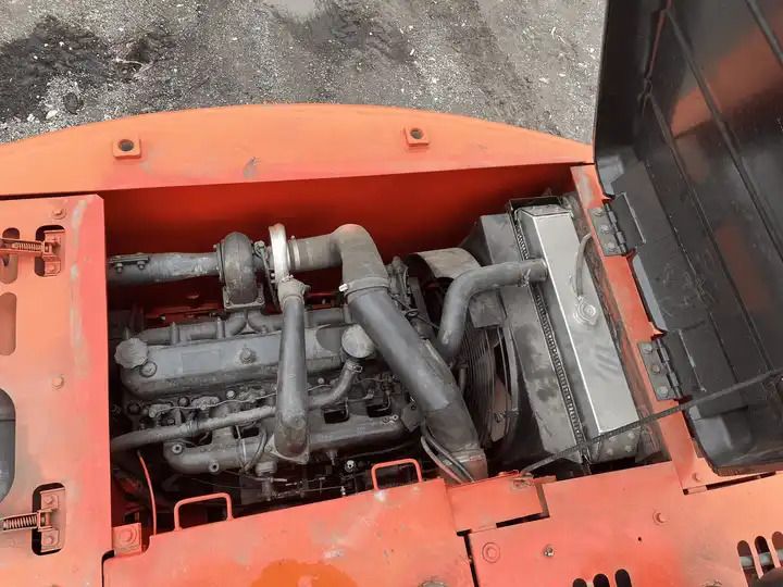 2016 Doosan 150W wheel excavator engine compartment view