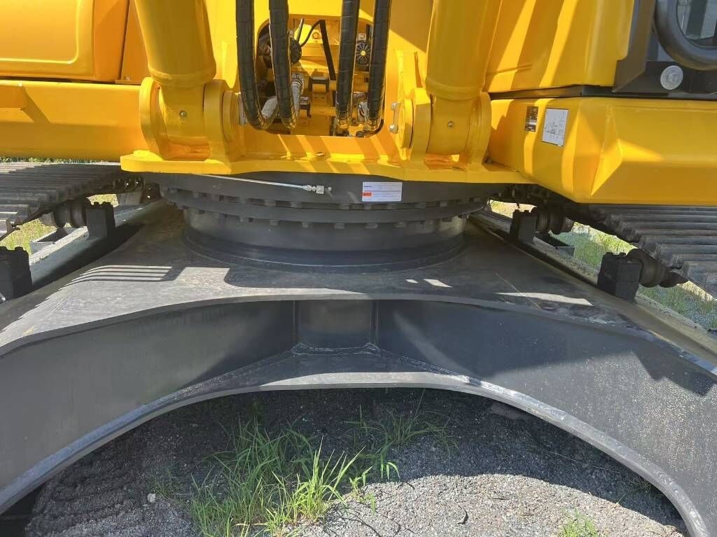 2025 Komatsu PC300 crawler excavator swing bearing view