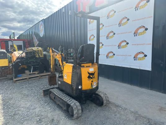 2018 Bobcat E08 mini excavator, rear three-quarter view 2018 Bobcat E08 mini excavator, rear three-quarter view