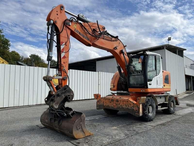 2013 Liebherr A918 COMPACT wheel excavator, side profile view