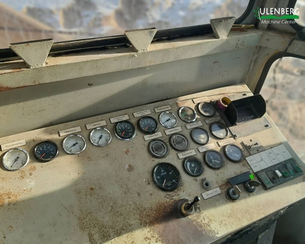 1985 Stichweh KS400 excavator interior control panel 1985 Stichweh KS400 excavator interior control panel