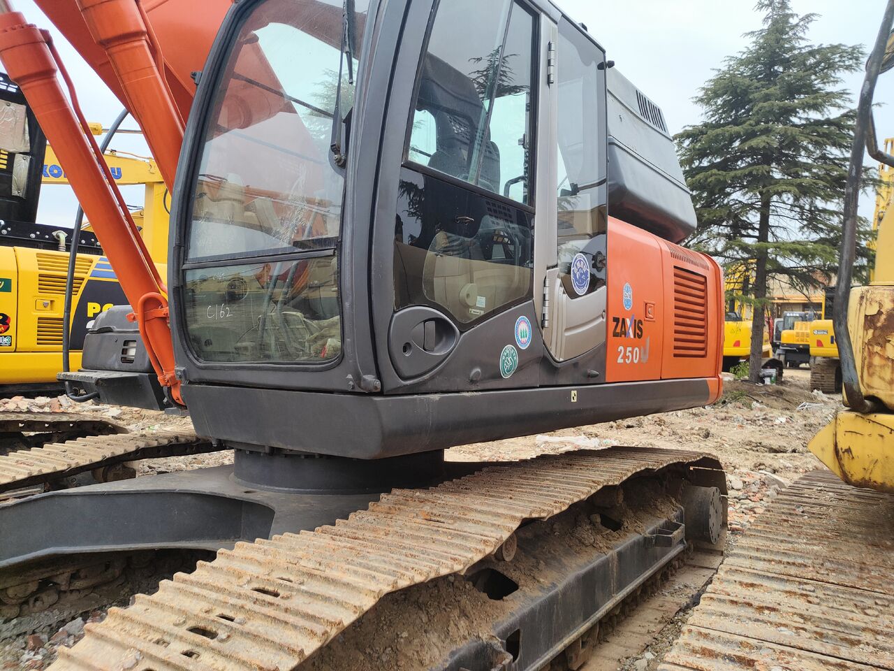 2018 Hitachi Zaxis 250 crawler excavator side view