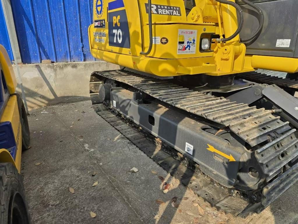 2024 Komatsu PC70 mini excavator side view of tracks 2024 Komatsu PC70 mini excavator side view of tracks