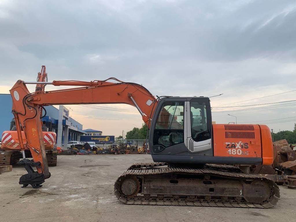 2007 Hitachi Zaxis 180 crawler excavator side view 2007 Hitachi Zaxis 180 crawler excavator side view