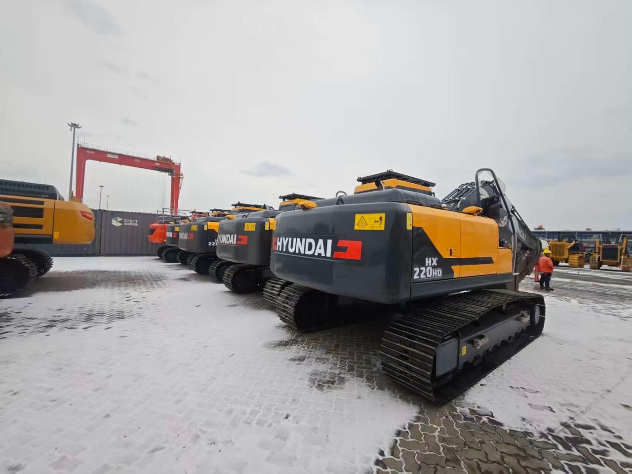 Hyundai HX220HD crawler excavator rear three-quarter view