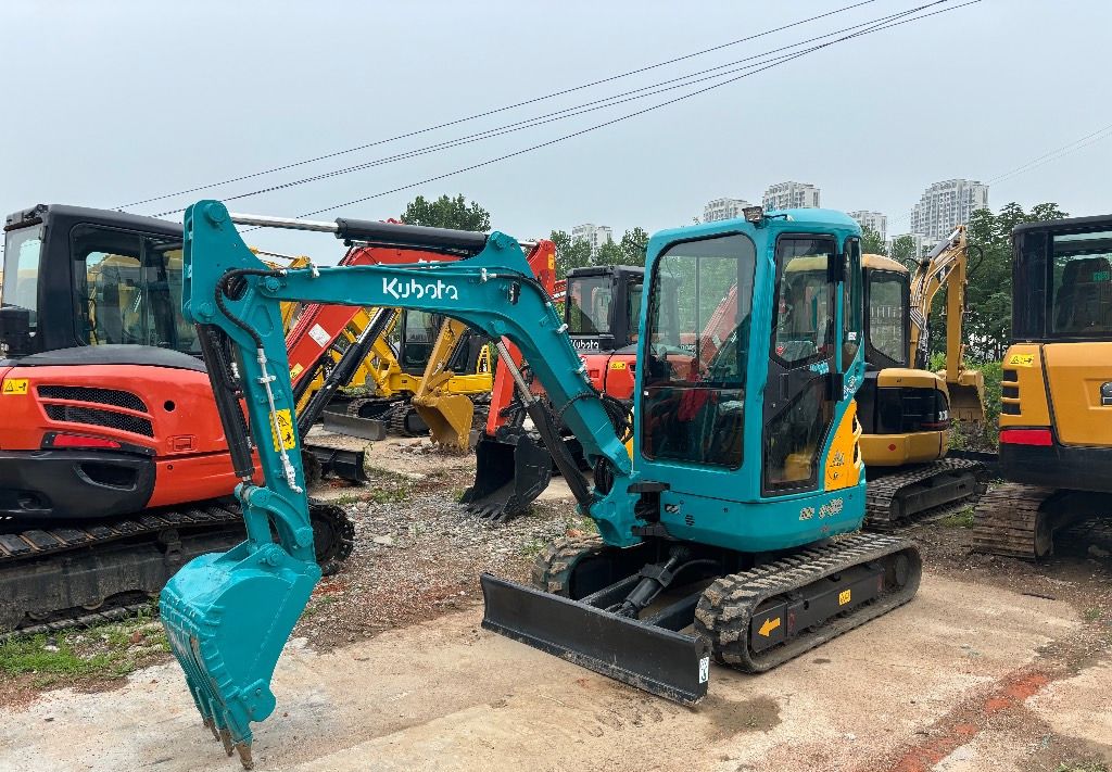 2022 Kubota U-30 mini excavator, front three-quarter view 2022 Kubota U-30 mini excavator, front three-quarter view