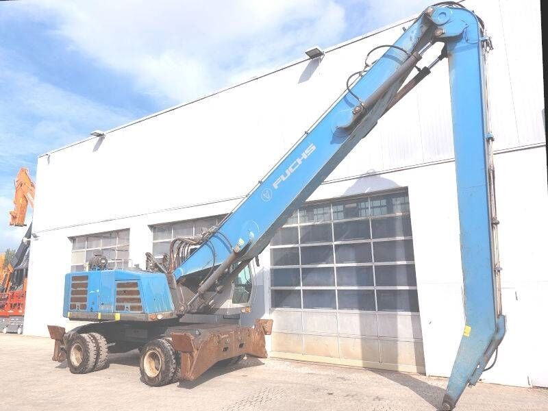 2016 Fuchs MHL350F material handler, side profile view 2016 Fuchs MHL350F material handler, side profile view