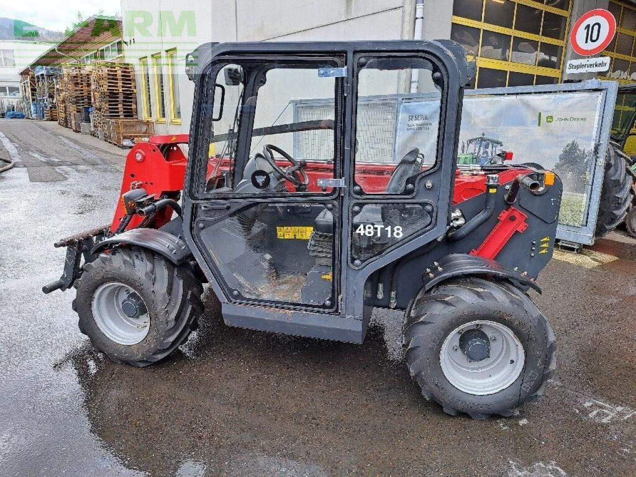 2015 Thaler 48T18 mini excavator side view 2015 Thaler 48T18 mini excavator side view