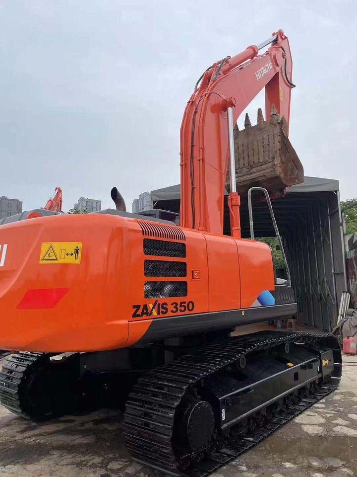 2020 Hitachi Zaxis 350 crawler excavator, rear three-quarter view 2020 Hitachi Zaxis 350 crawler excavator, rear three-quarter view