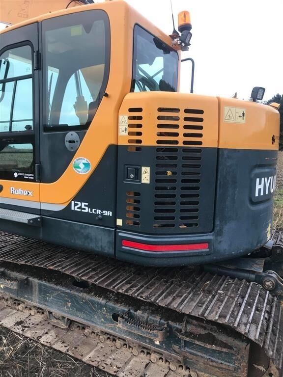 2015 Hyundai R125LCR-9A crawler excavator side view