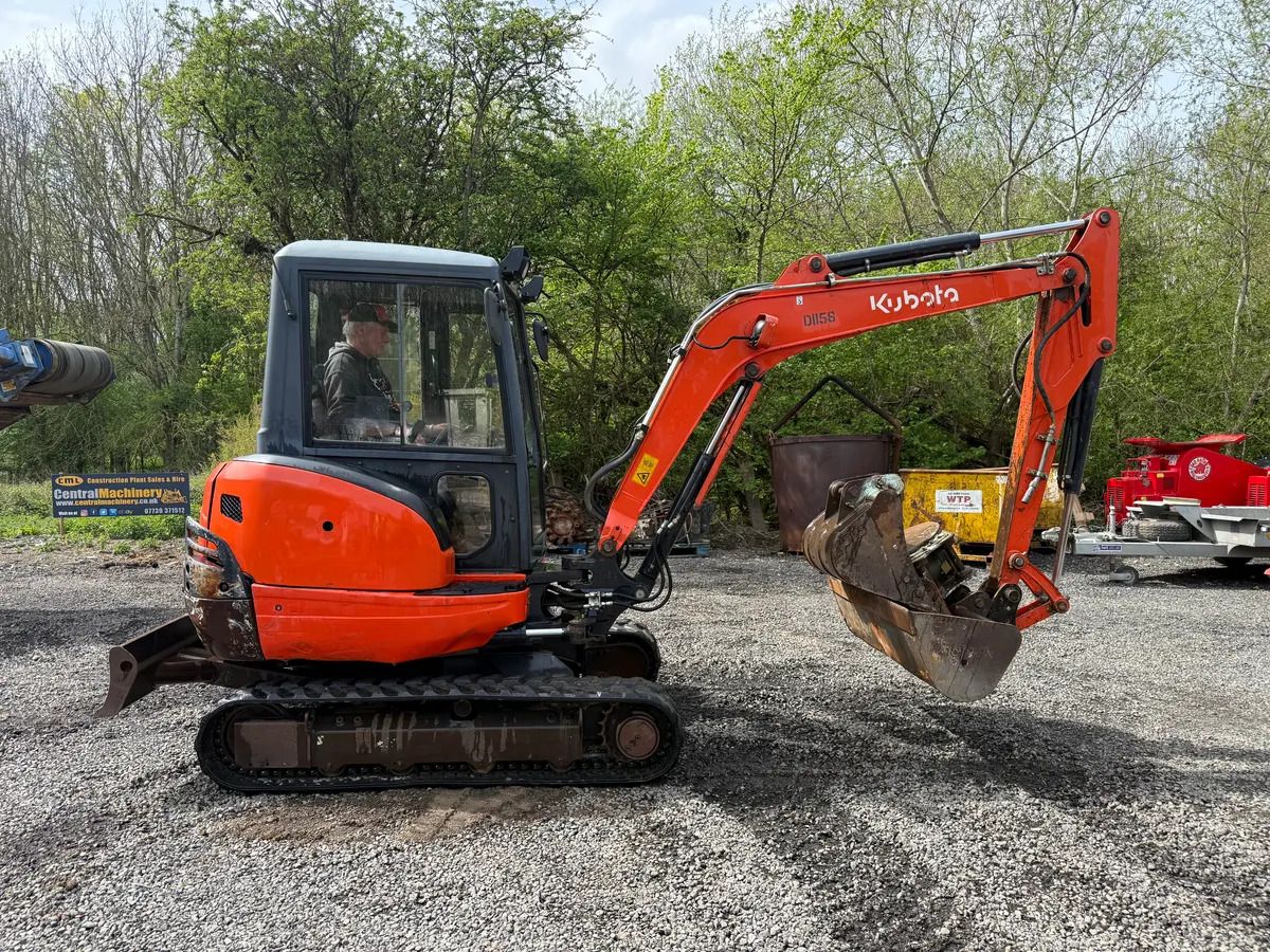 2014 Kubota KX101-3 mini excavator, side profile view 2014 Kubota KX101-3 mini excavator, side profile view