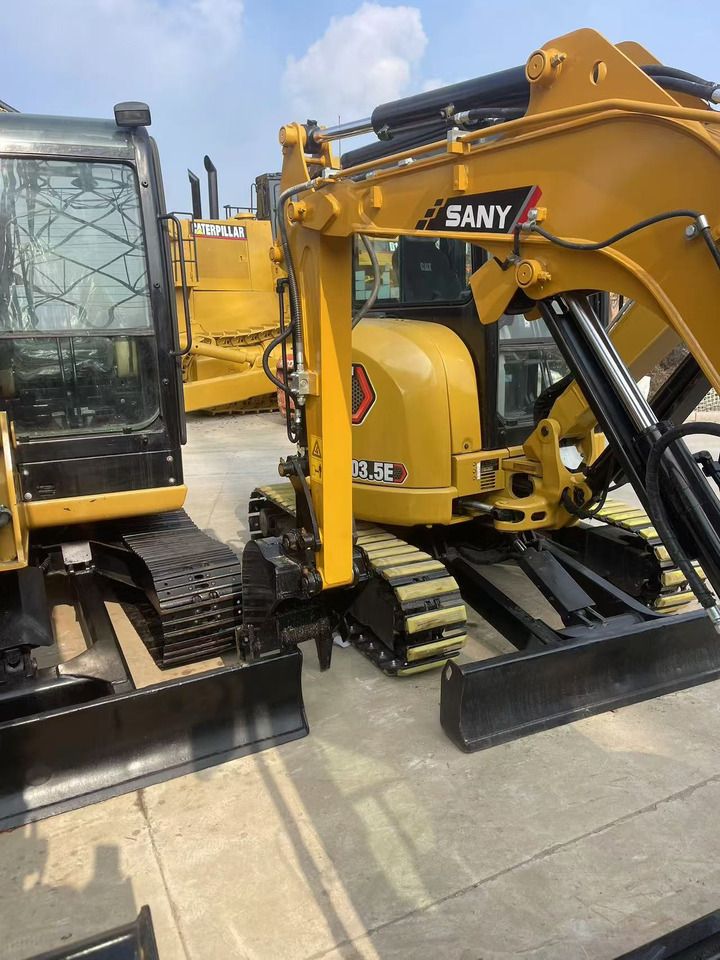 2023 Sany SY26U mini excavator, front three-quarter view
