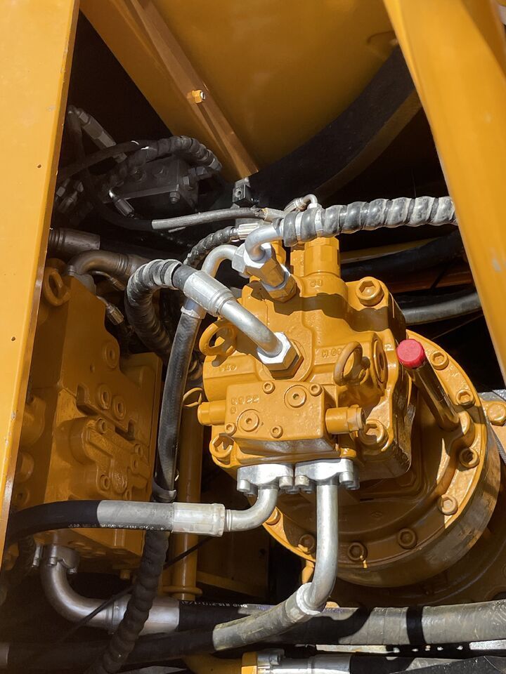 2024 Sany SY215C crawler excavator hydraulic pump detail
