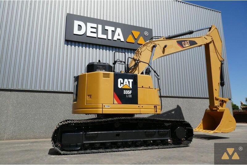 2015 Caterpillar 335FLCR crawler excavator side view