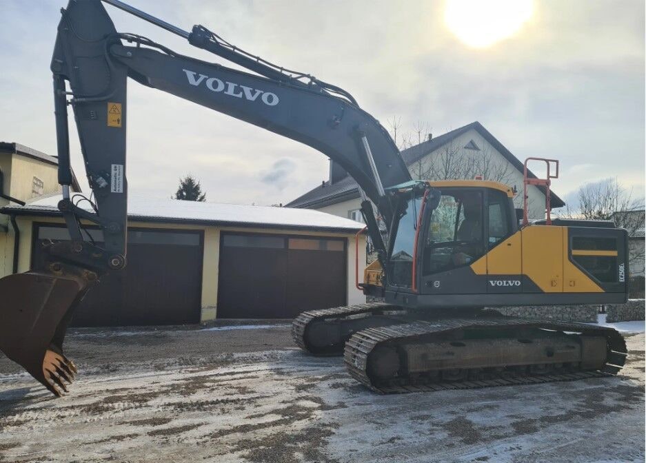 2020 Volvo EC250EL crawler excavator side view 2020 Volvo EC250EL crawler excavator side view