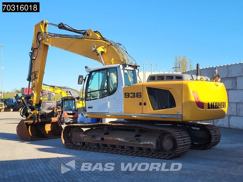 2015 Liebherr R936LC crawler excavator, rear three-quarter view