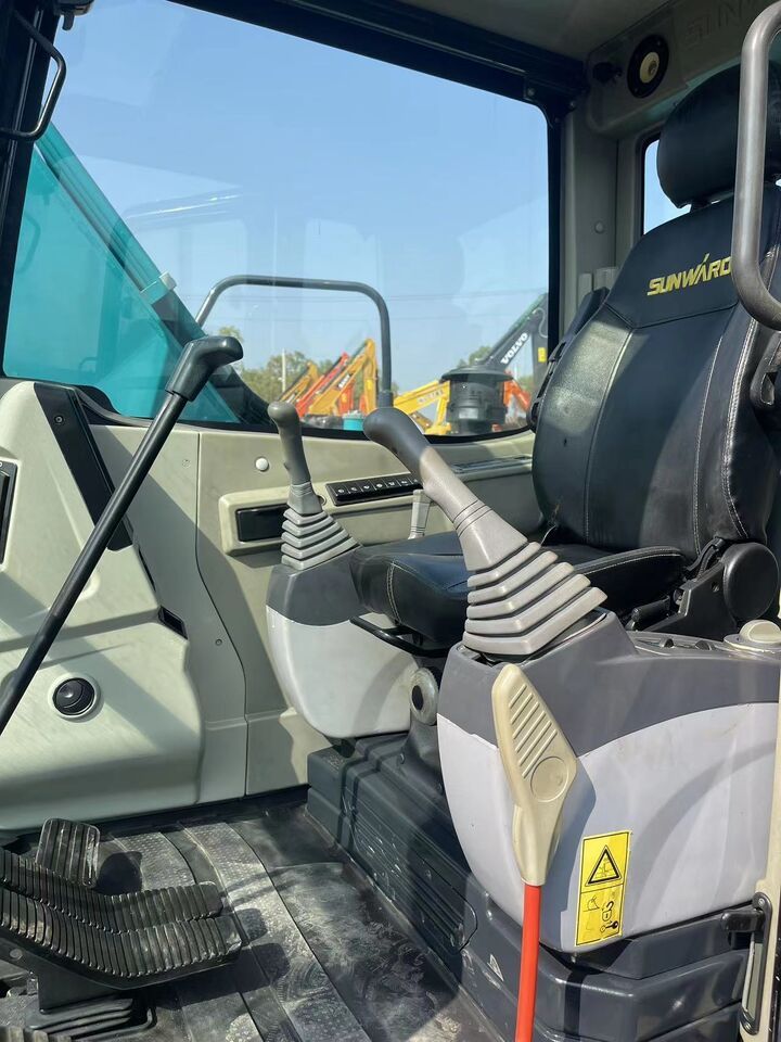 2023 Sunward SWE90 crawler excavator interior view 2023 Sunward SWE90 crawler excavator interior view