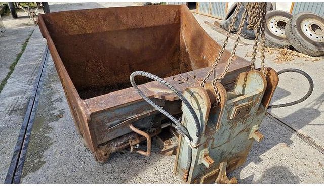 Volvo S3 190 cm ditch cleaning bucket, high-angle view Volvo S3 190 cm ditch cleaning bucket, high-angle view