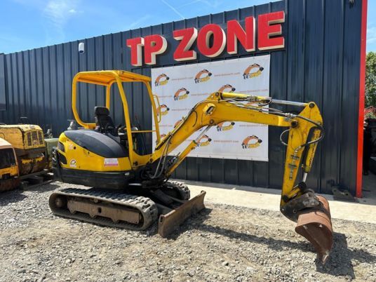 2015 Kubota KX61-3 mini excavator, side view 2015 Kubota KX61-3 mini excavator, side view