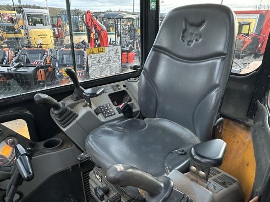 2016 Bobcat E35 mini excavator interior view 2016 Bobcat E35 mini excavator interior view