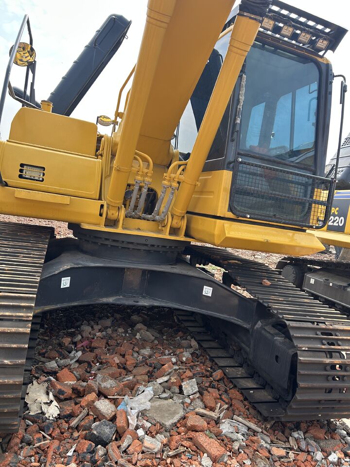 2023 Komatsu PC200-8 Raupenbagger, Seitenansicht von Kabine und Fahrwerk 2023 Komatsu PC200-8 Raupenbagger, Seitenansicht von Kabine und Fahrwerk