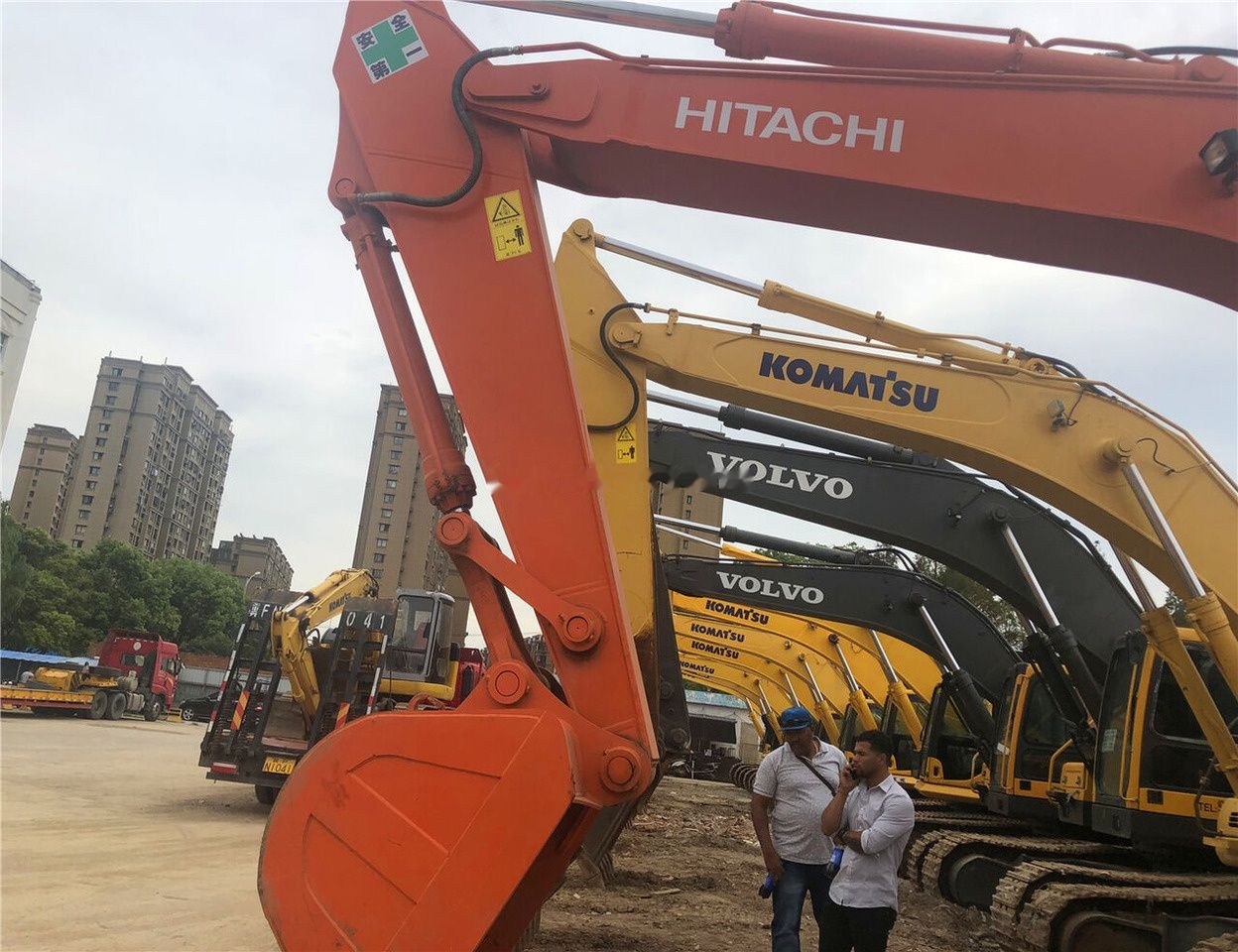 2018 Hitachi ZX360 crawler excavator, close-up of boom and bucket 2018 Hitachi ZX360 crawler excavator, close-up of boom and bucket
