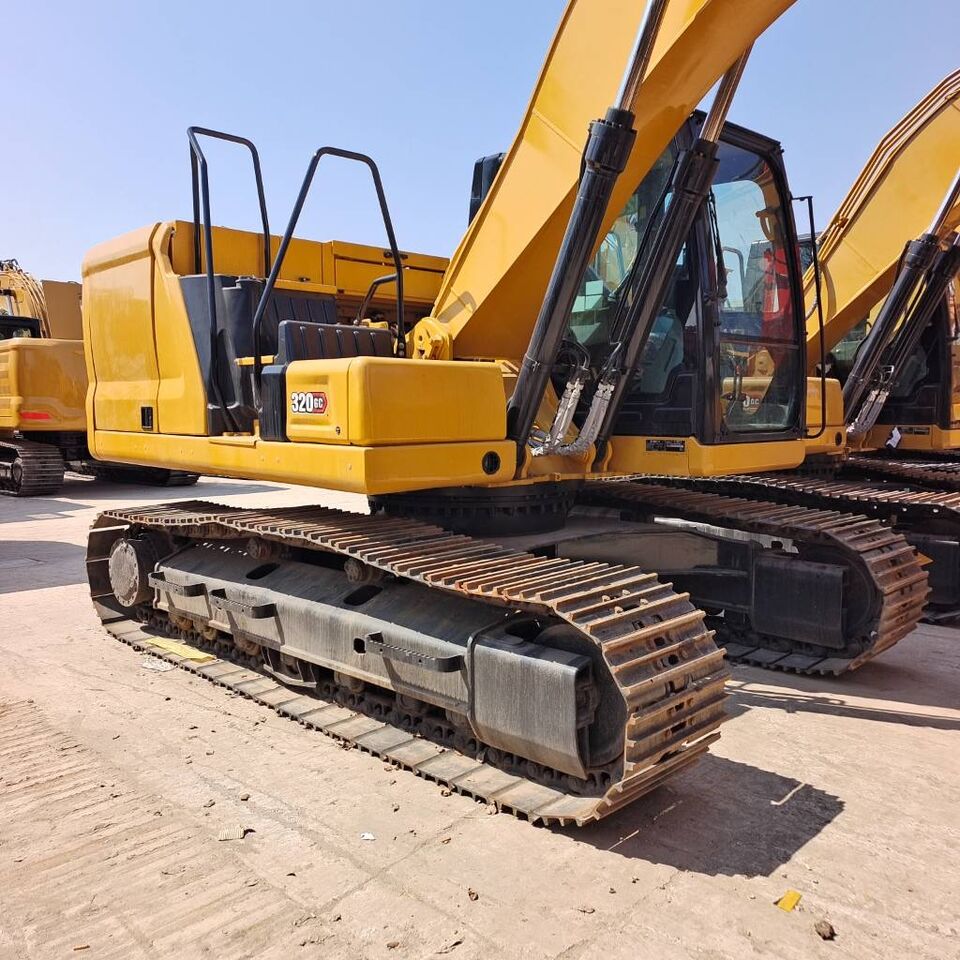 2024 Caterpillar 320GC crawler excavator, side view 2024 Caterpillar 320GC crawler excavator, side view