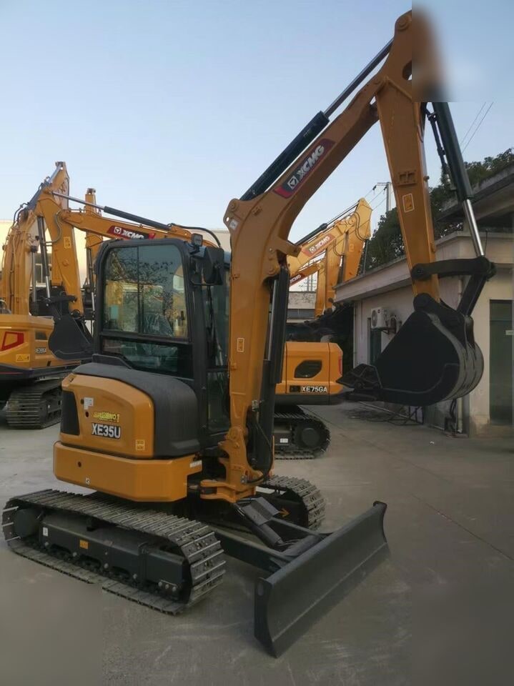2025 XCMG XE35U mini excavator, front three-quarter view 2025 XCMG XE35U mini excavator, front three-quarter view