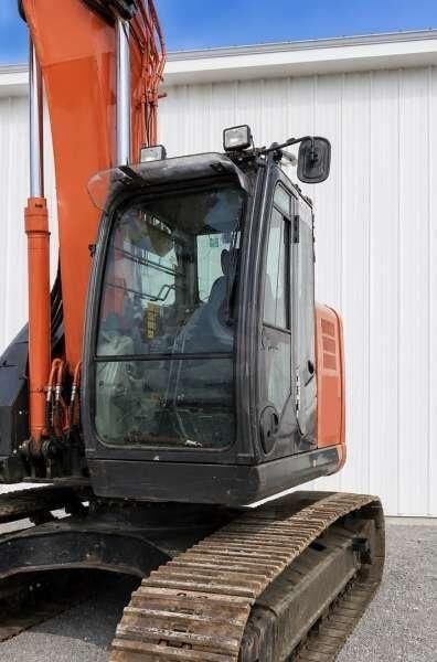 2012 Hitachi ZX225USLC-3 crawler excavator cab and boom view 2012 Hitachi ZX225USLC-3 crawler excavator cab and boom view