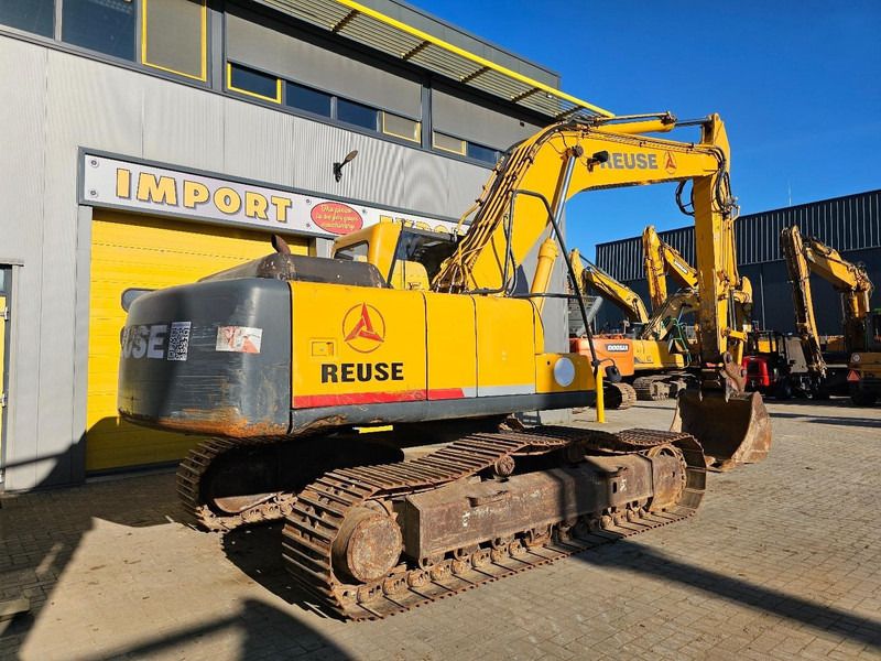 2007 Sany SY210C crawler excavator, rear three-quarter view 2007 Sany SY210C crawler excavator, rear three-quarter view