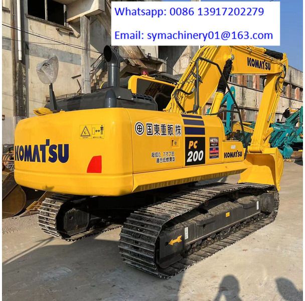 2024 Komatsu PC200-8 paletli ekskavatör, arka üç çeyrek görünüm 2024 Komatsu PC200-8 paletli ekskavatör, arka üç çeyrek görünüm