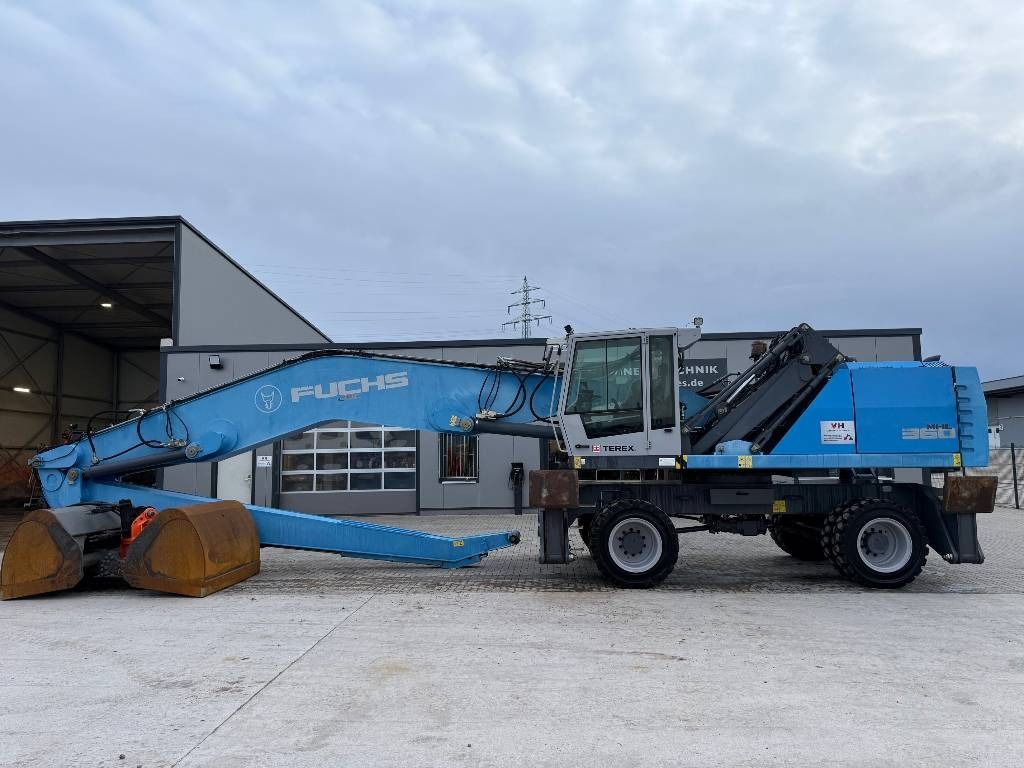 2015 Fuchs MHL 360 material handler, side view