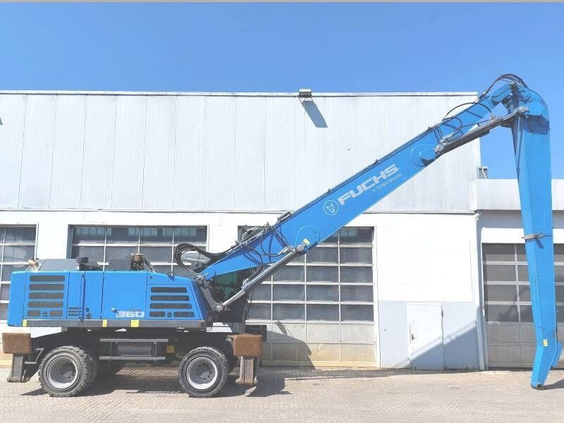 2020 Fuchs MHL360 F material handler, side profile view