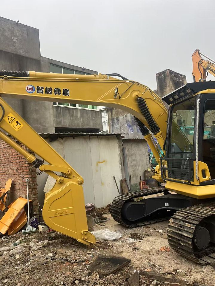 2019 Komatsu PC130 crawler excavator side view 2019 Komatsu PC130 crawler excavator side view