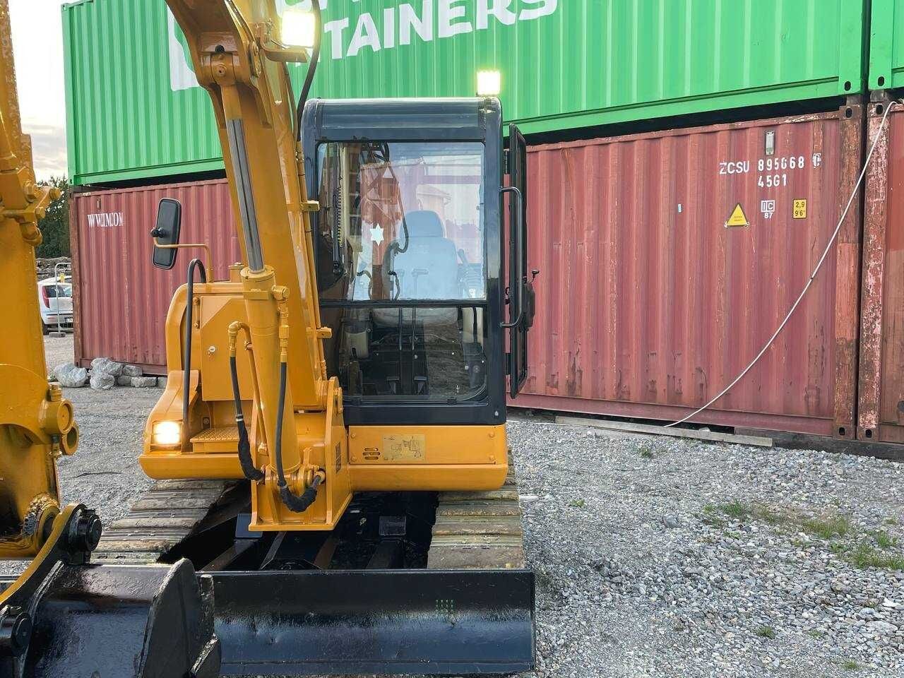 2010 Caterpillar 306 crawler excavator front view 2010 Caterpillar 306 crawler excavator front view