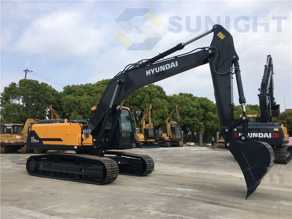 2026 Hyundai HX220HD crawler excavator side view 2026 Hyundai HX220HD crawler excavator side view